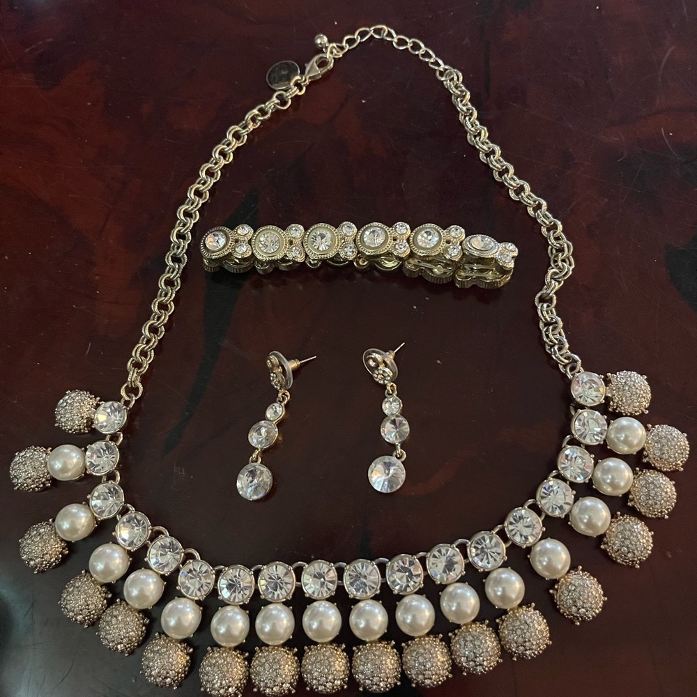 White House black market necklace, bracelet and earrings